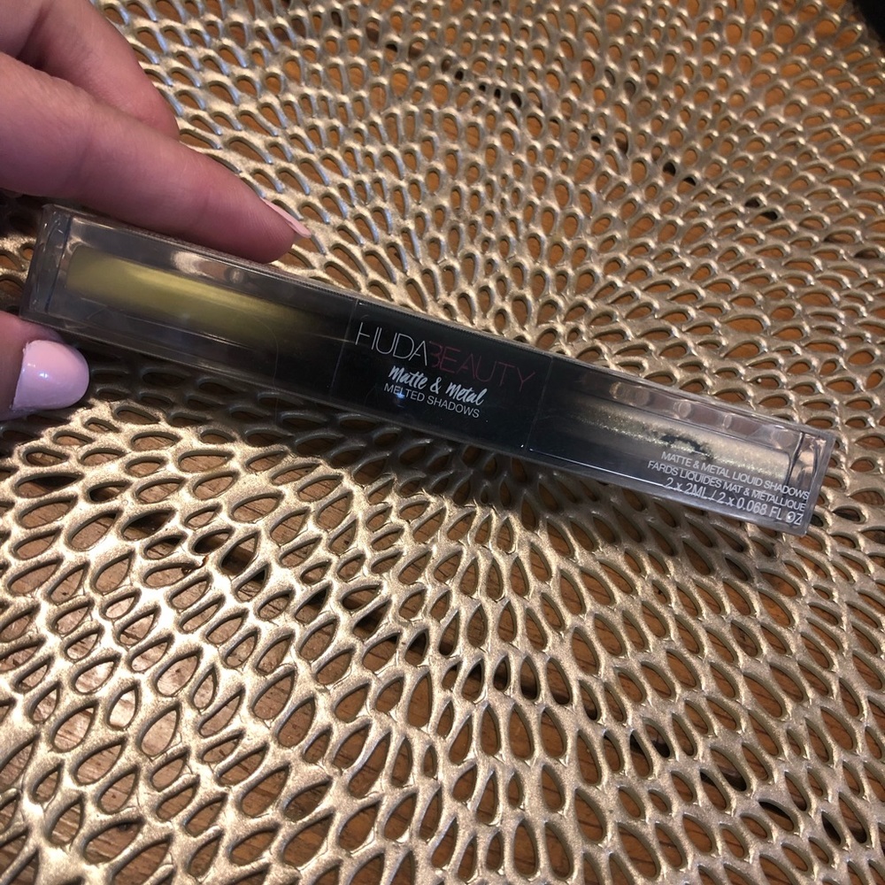 Huda Beauty Melted Shadows